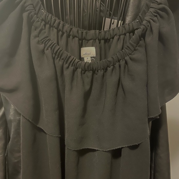 Aritzia off the shoulder dress - Picture 2 of 2